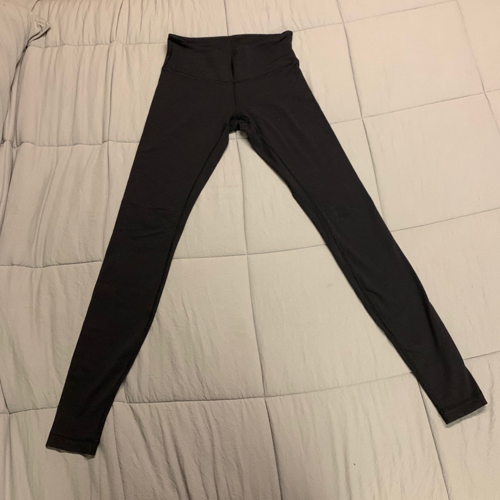 black wunder under lululemon leggings, size 6